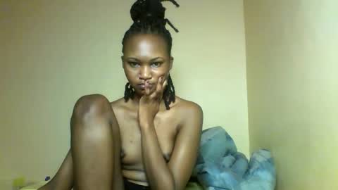 Snapshot of prettie_candy9 chatting on October 12, 4:33 am Prettie candy9 online show from October 12, 4:33 am