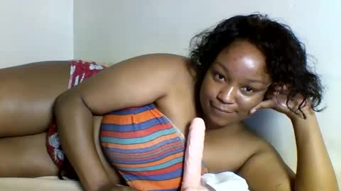 Snapshot of prettie_diva0 chatting on September 26, 12:47 am Prettie diva online show from September 26, 12:47 am