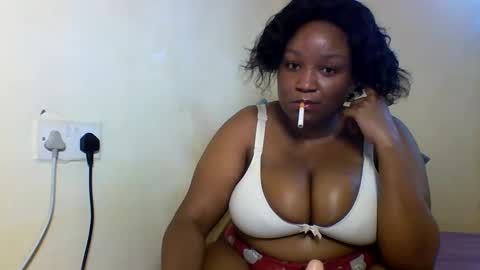 Snapshot of prettie_diva0 chatting on October 6, 12:35 pm Prettie diva online show from October 6, 12:35 pm