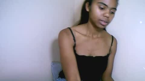 Snapshot of prettiethalia chatting on November 1, 12:34 am prettiethalia online show from November 1, 12:34 am