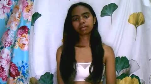 Snapshot of prettiethalia chatting on December 5, 7:10 pm prettiethalia online show from December 5, 7:10 pm