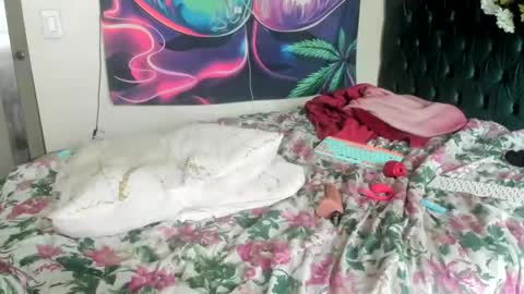 Snapshot of pretty69queen chatting on April 29, 4:33 pm Yasmine pretty online show from April 29, 4:33 pm