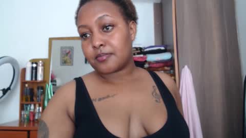 Snapshot of pretty_annah chatting on October 31, 11:11 am Annah online show from October 31, 11:11 am