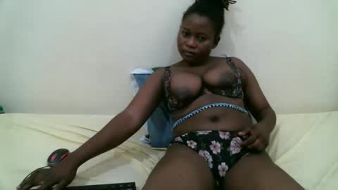 Snapshot of pretty_berbie chatting on March 28, 4:23 am eunice online show from March 28, 4:23 am