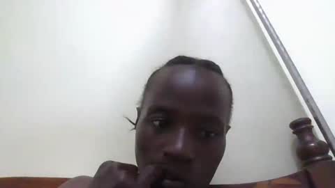 pretty_betty_ online show from February 8, 6:33 pm