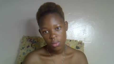 Snapshot of pretty_bright chatting on July 1, 11:26 pm Bright online show from July 1, 11:26 pm