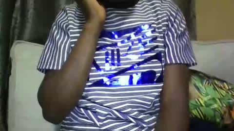 Snapshot of pretty_dalvin chatting on February 17, 8:37 pm pretty_dalvin online show from February 17, 8:37 pm
