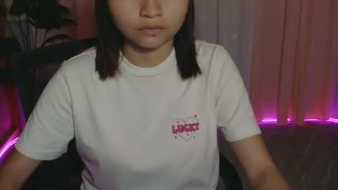 pretty_dharryhann online show from December 22, 12:51 am