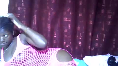 Snapshot of pretty_ebby chatting on June 28, 12:11 pm pretty_ebby online show from June 28, 12:11 pm