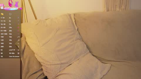 Snapshot of pretty_goddess chatting on February 23, 8:39 pm pretty_goddess online show from February 23, 8:39 pm