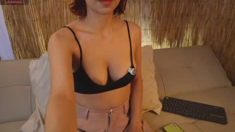 pretty_goddess online show from May 17, 7:54 pm