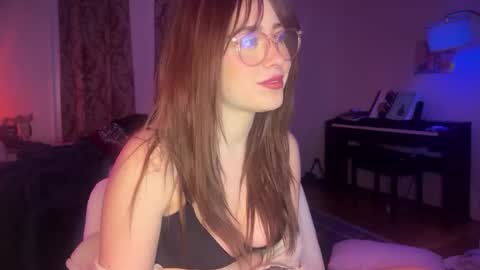 Snapshot of pretty_in_p1nk chatting on January 21, 5:05 am Sophie online show from January 21, 5:05 am