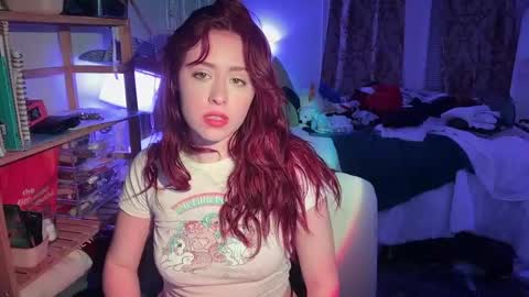 Snapshot of pretty_in_p1nk chatting on February 12, 3:51 am Sophie online show from February 12, 3:51 am