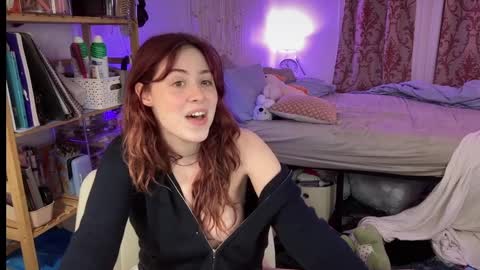 Snapshot of pretty_in_p1nk chatting on March 4, 2:38 am Sophie online show from March 4, 2:38 am