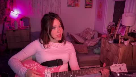 Snapshot of pretty_in_p1nk chatting on September 16, 12:55 am Sophie online show from September 16, 12:55 am