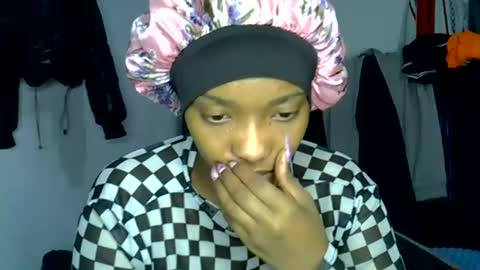 Snapshot of pretty_jazminee chatting on June 28, 5:19 pm pretty jazminee online show from June 28, 5:19 pm