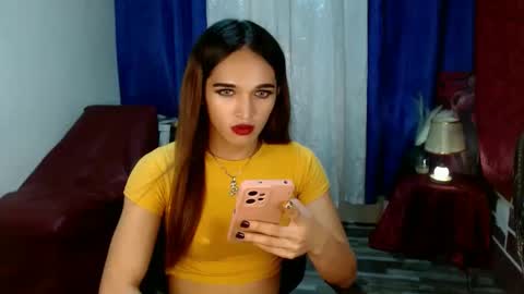 Snapshot of pretty_lady_kitty chatting on December 2, 9:39 pm pretty_lady_kitty online show from December 2, 9:39 pm