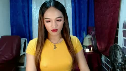 Snapshot of pretty_lady_kitty chatting on December 4, 11:13 pm pretty_lady_kitty online show from December 4, 11:13 pm
