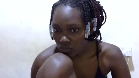 pretty_leila1 online show from May 13, 4:10 am