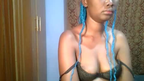 pretty_leilah online show from January 15, 6:33 pm