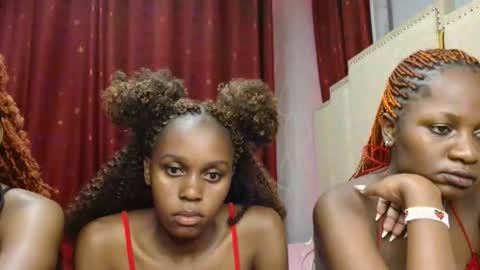 Pretty online show from March 27, 8:52 pm