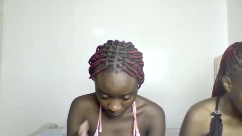 pretty luv1 online show from March 19, 9:52 pm