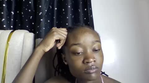 Snapshot of pretty_luv1 chatting on May 7, 9:14 am pretty luv1 online show from May 7, 9:14 am