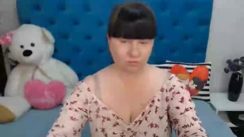 Snapshot of pretty_malika chatting on February 24, 12:48 pm pretty_malika online show from February 24, 12:48 pm