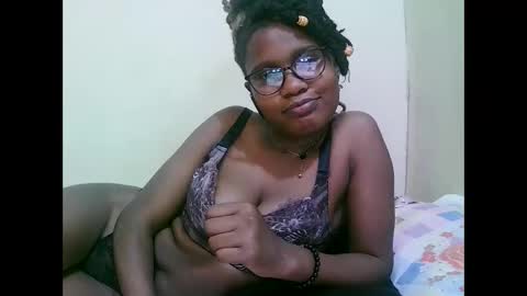 pretty_mellan online show from January 22, 7:03 am