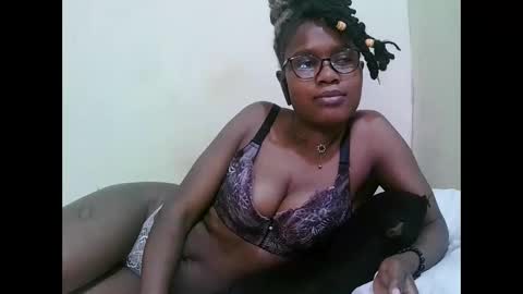 pretty_mellan online show from January 23, 10:43 am