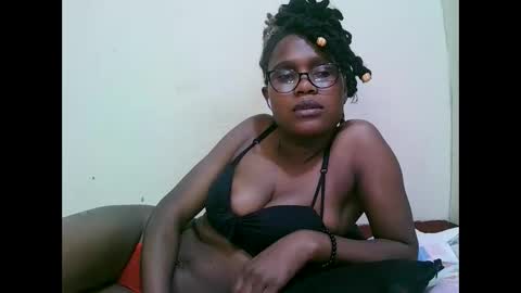 pretty_mellan online show from February 1, 5:26 pm