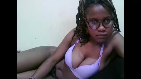 pretty_mellan online show from February 11, 8:58 am