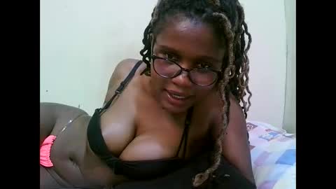 pretty_mellan online show from February 28, 5:37 pm