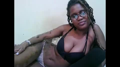 pretty_mellan online show from March 11, 4:32 am
