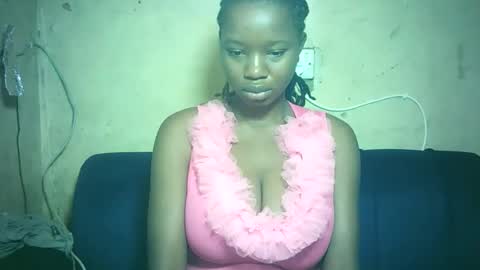 pretty_milan online show from December 15, 4:06 am