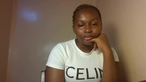 Essy online show from February 8, 7:28 pm