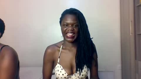 Snapshot of pretty_naya chatting on October 6, 3:59 am naya online show from October 6, 3:59 am