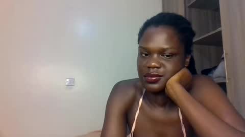 Snapshot of pretty_naya chatting on October 7, 4:09 am naya online show from October 7, 4:09 am