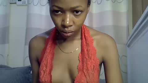 pretty_petite24 online show from January 4, 6:09 am