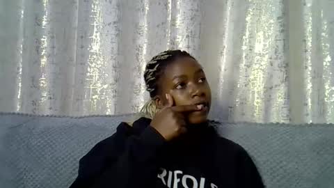 pretty_petite24 online show from September 17, 11:12 am