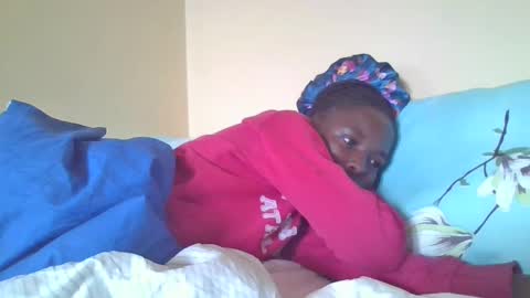 Snapshot of pretty_petite_ebony chatting on December 23, 7:38 am pretty_petite_ebony online show from December 23, 7:38 am