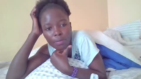 Snapshot of pretty_petite_ebony chatting on January 1, 11:16 am pretty_petite_ebony online show from January 1, 11:16 am