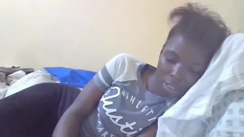 Snapshot of pretty_petite_ebony chatting on January 10, 10:04 pm pretty_petite_ebony online show from January 10, 10:04 pm