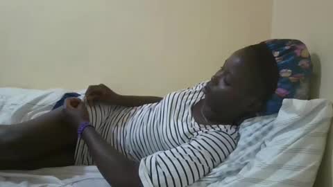 Snapshot of pretty_petite_ebony chatting on January 12, 9:29 pm pretty_petite_ebony online show from January 12, 9:29 pm