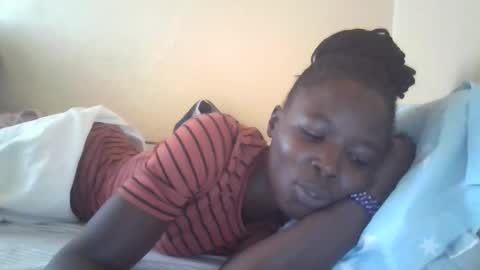 Snapshot of pretty_petite_ebony chatting on February 15, 7:49 am pretty_petite_ebony online show from February 15, 7:49 am