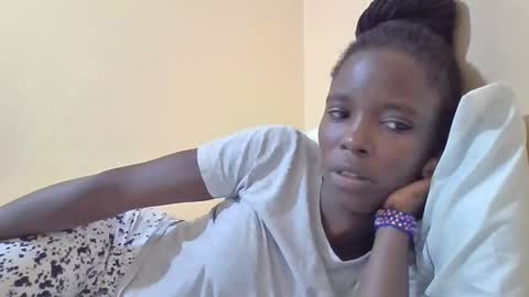 Snapshot of pretty_petite_ebony chatting on February 25, 10:39 pm pretty_petite_ebony online show from February 25, 10:39 pm