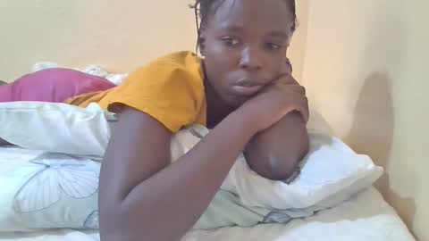 Snapshot of pretty_petite_ebony chatting on March 7, 8:13 am pretty_petite_ebony online show from March 7, 8:13 am