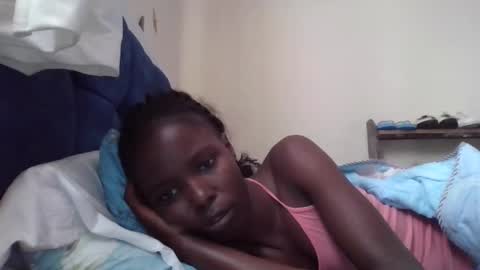 Snapshot of pretty_petite_ebony chatting on September 25, 9:46 am pretty_petite_ebony online show from September 25, 9:46 am
