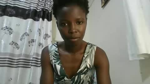 pretty_petite_ebony online show from November 22, 5:39 am