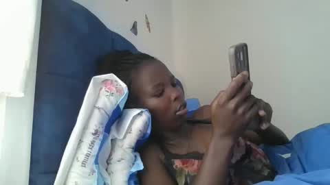 Snapshot of pretty_petite_ebony chatting on January 8, 11:45 am pretty_petite_ebony online show from January 8, 11:45 am